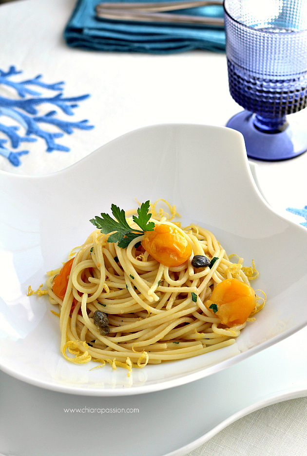 Spaghetti con pomodorini gialli,colatura di alici e zeste di limone