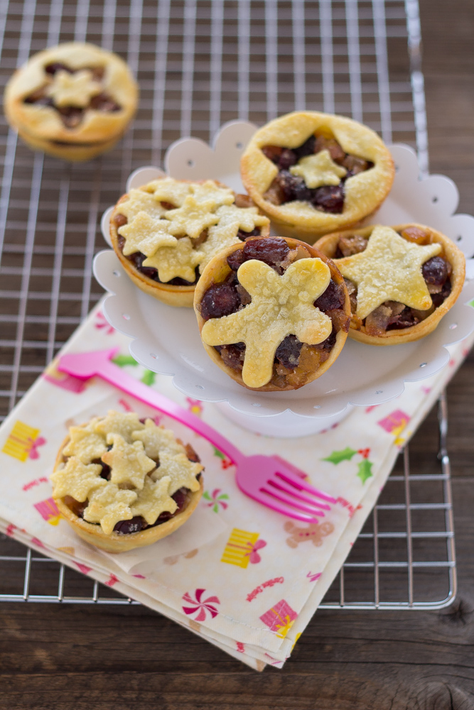 Mini pie con mela, mandorle e uvetta