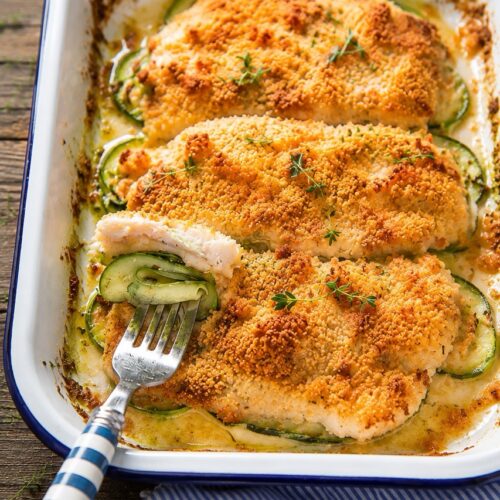 petto di pollo con crumble e zucchine