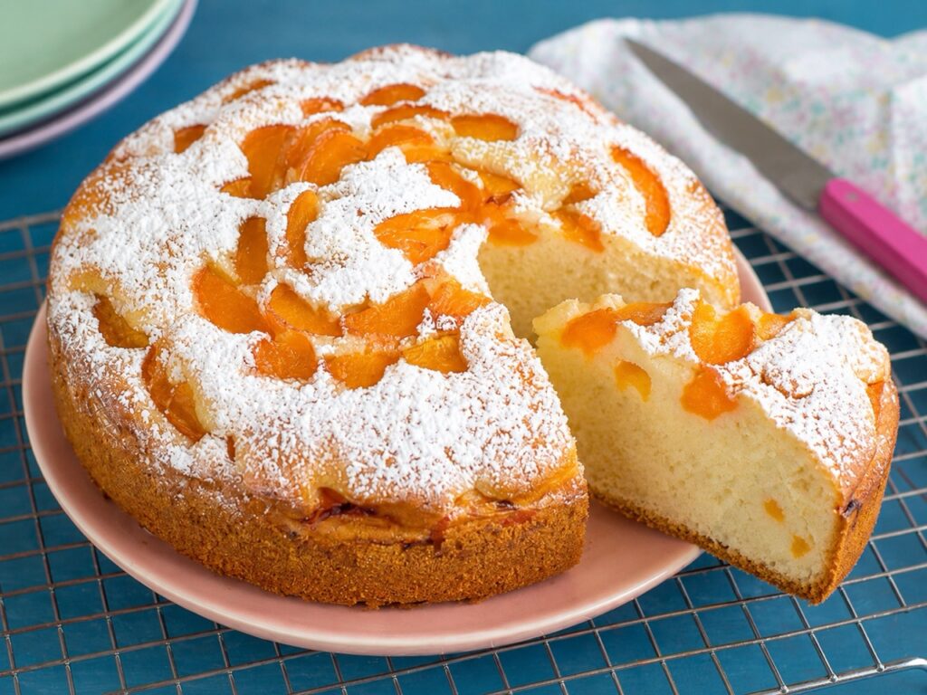 Torta con albicocche e yogurt