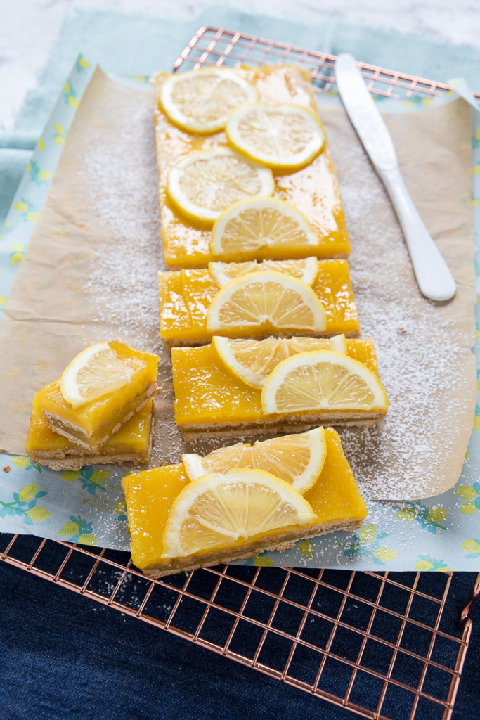 Torta di biscotti e crema al limone