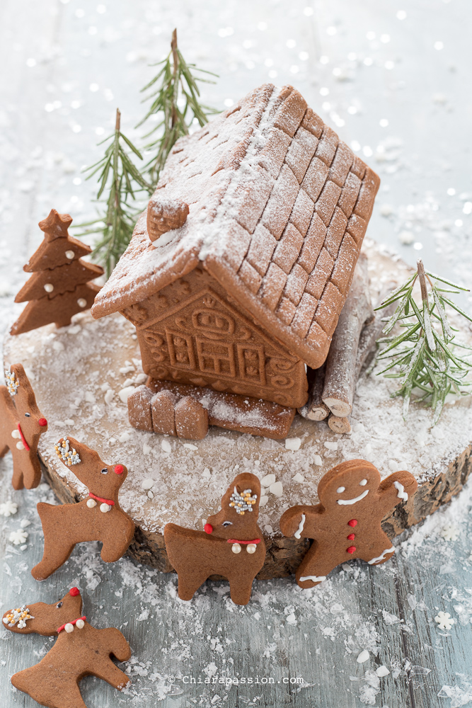 Dolci Natalizi Zenzero.Casetta Di Pan Di Zenzero Gingerbread House