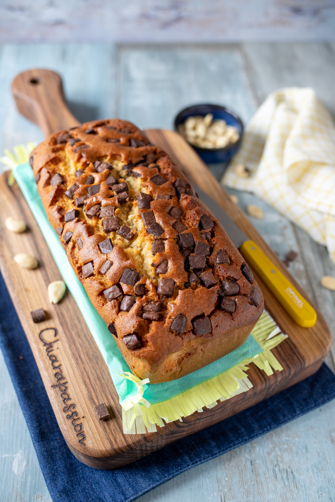 Plumcake al burro di mandorle e gocce di cioccolato