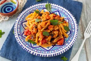 pasta con pesce spada e melanzane ricetta siciliana