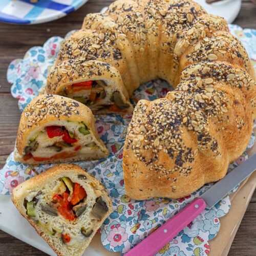 pizza ripiena di verdure