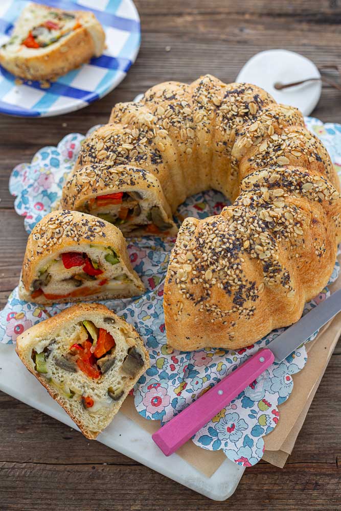 pizza ripiena di verdure