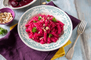 pasta con barbabietola rossa