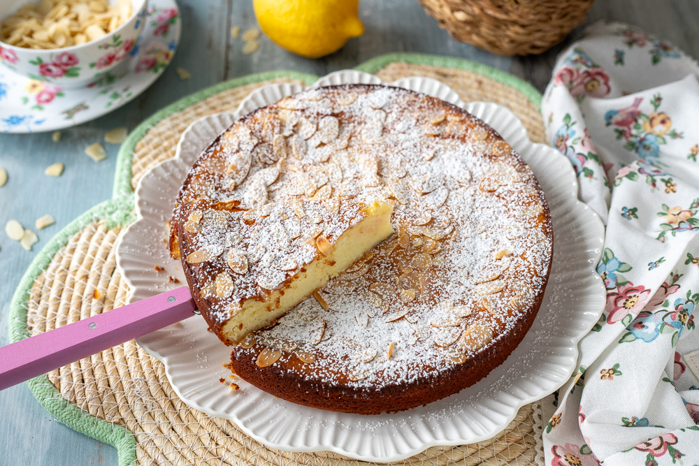 Torta delle monache senza farina con ricotta e mandorle ricetta senza glutine